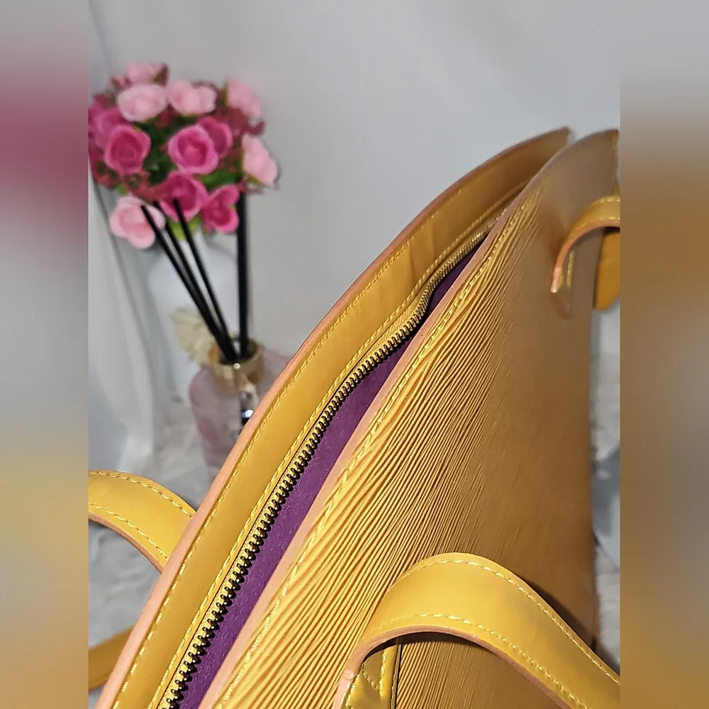 🔥😍Beautiful Condition😍🔥 Authentic Louis Vuitton Saint Jacques Epi - Picture 8 of 17